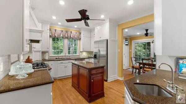 606 Louise St, Atlanta, TX 75551