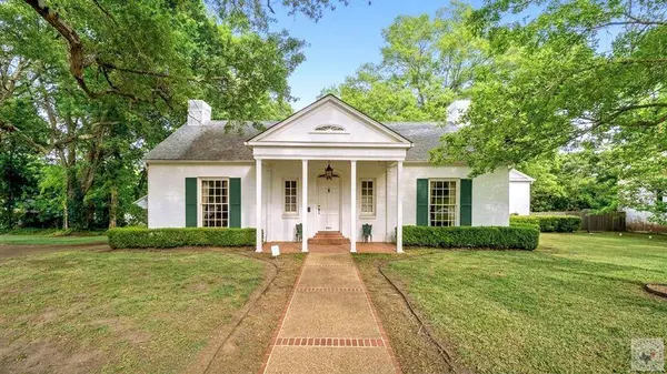 606 Louise St, Atlanta, TX 75551