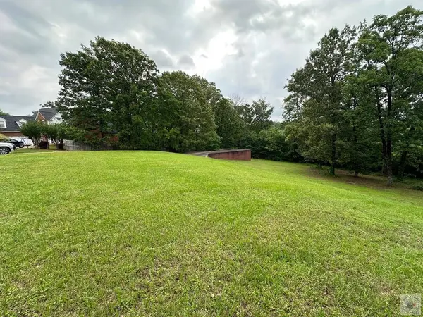 4106 Water Oak Dr, Texarkana, AR 71854