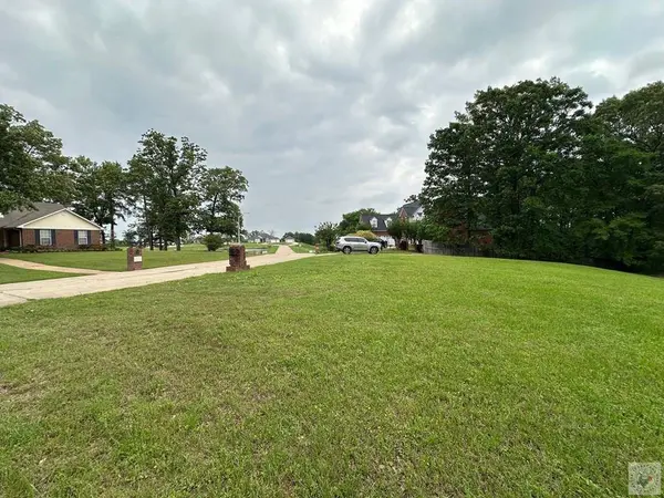 4106 Water Oak Dr, Texarkana, AR 71854