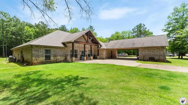 1242 CR 2108, Hooks, TX 75561
