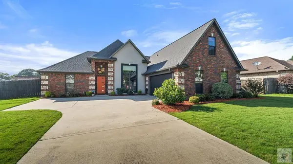 1903 Razorback Dr, Texarkana, AR 71854