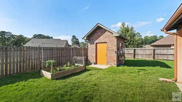 1903 Razorback Dr, Texarkana, AR 71854