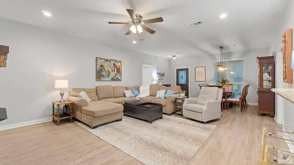6912 Woodmere Ct, Texarkana, TX 75503