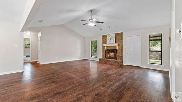 6213 Polly Dr, Texarkana, TX 75503