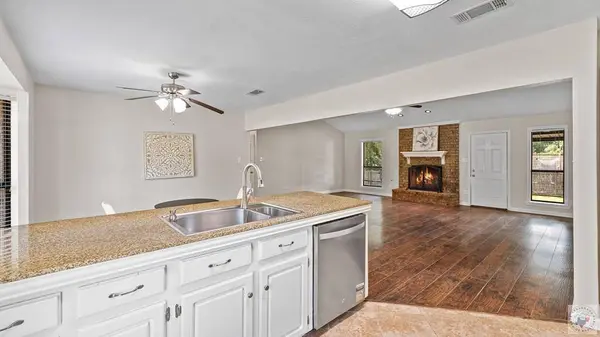 6213 Polly Dr, Texarkana, TX 75503