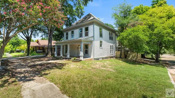1500 Pecan St