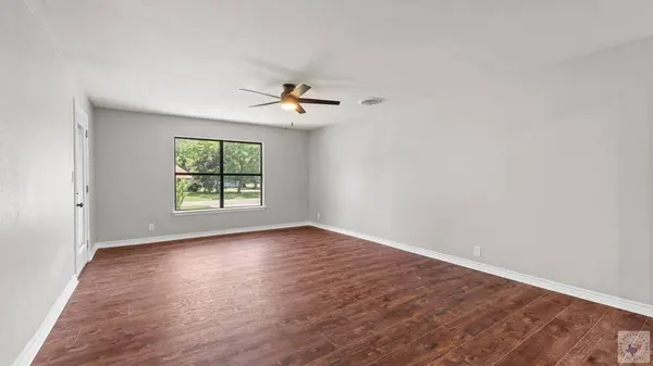 101 Roosevelt, Hooks, TX 75561