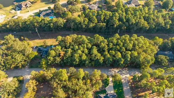 403 Forest Lake Dr, Texarkana, TX 75503