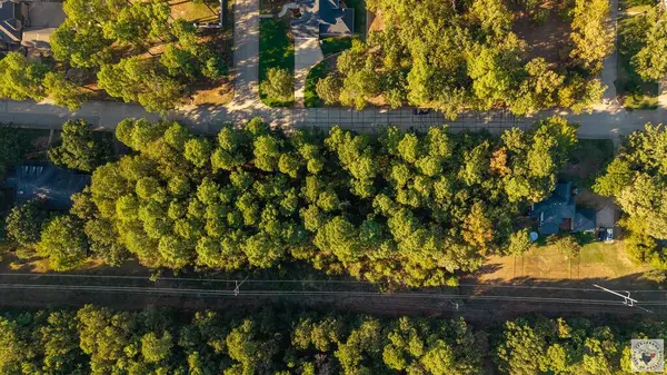 403 Forest Lake Dr, Texarkana, TX 75503