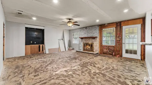 5810 Sleepy Hollow Dr, Texarkana, TX 75503