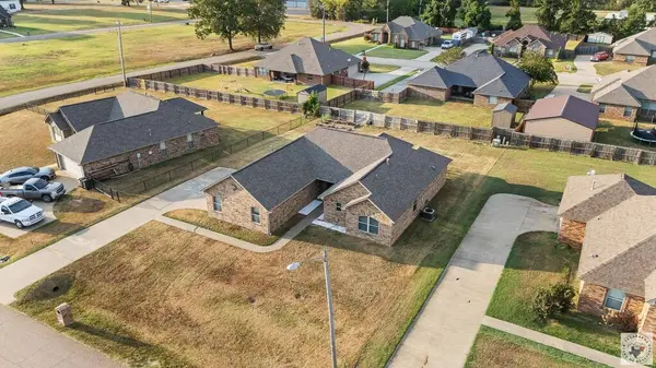 4307 Magee Dr, Texarkana, AR 71854