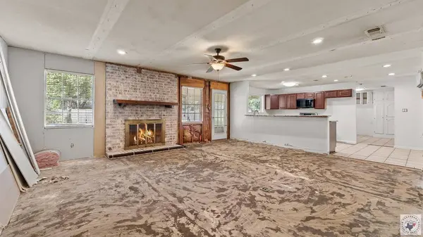 5810 Sleepy Hollow Dr, Texarkana, TX 75503