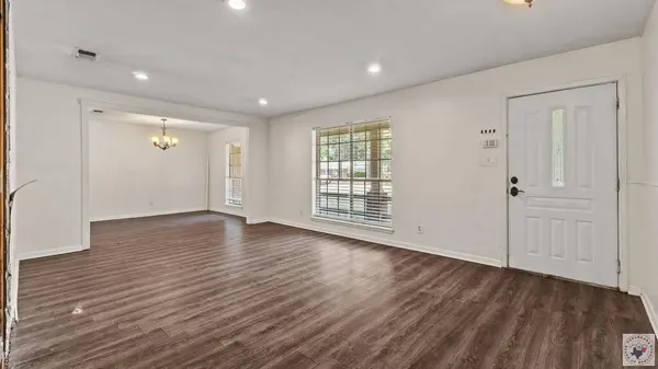 5810 Sleepy Hollow Dr, Texarkana, TX 75503