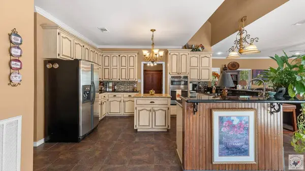 5803 Winchester Dr, Texarkana, TX 75503