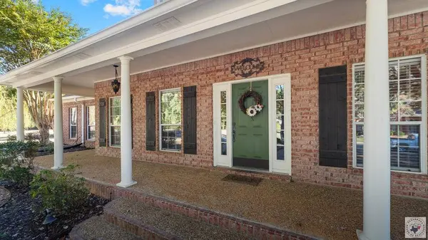 5803 Winchester Dr, Texarkana, TX 75503