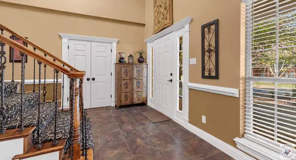 5803 Winchester Dr, Texarkana, TX 75503