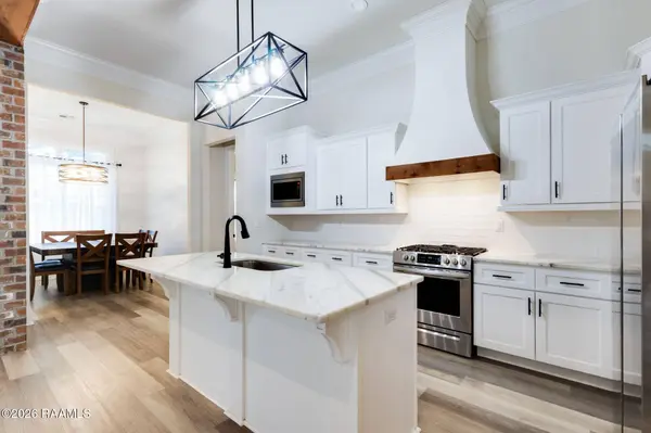 210 Treescape DR, Lafayette, LA 70508