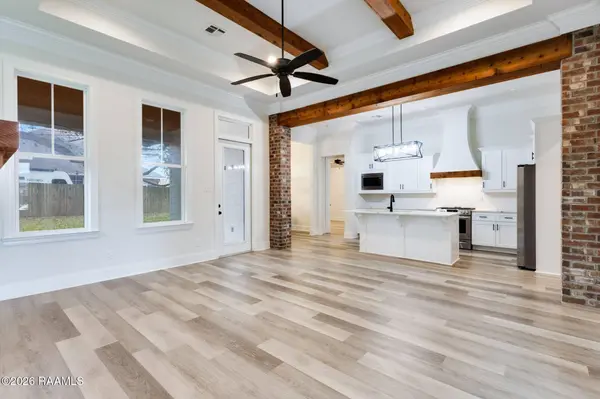 210 Treescape DR, Lafayette, LA 70508