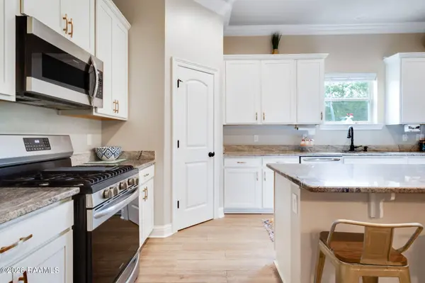 129 Wild Cherry LN, Lafayette, LA 70508