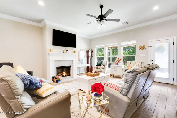 129 Wild Cherry LN, Lafayette, LA 70508