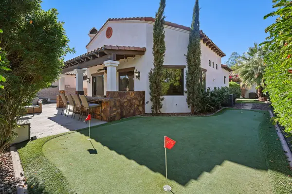 57914-SRT-Backyard-SM