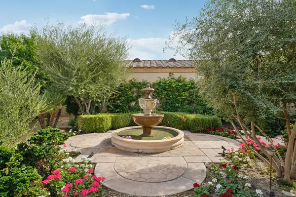 20 Clancy Lane Estates Outdoor Fountain