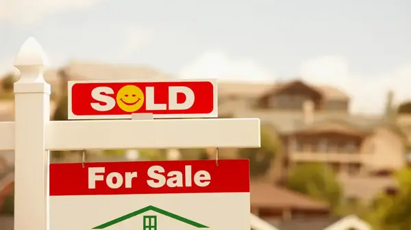 Why Some Homes Sit While Others Sell in Days