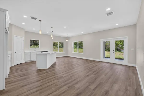 631 S ANCHOR DR, Deltona, FL 32725