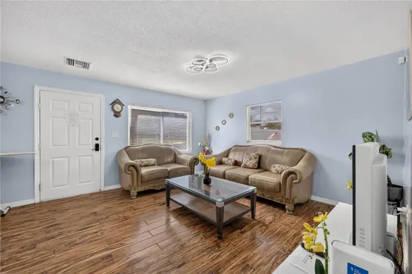 1241 DEEROCK DR, Orlando, FL 32811