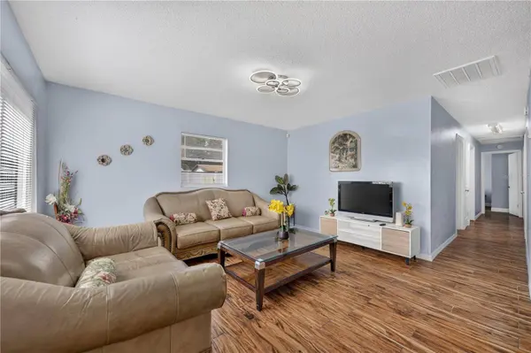 1241 DEEROCK DR, Orlando, FL 32811