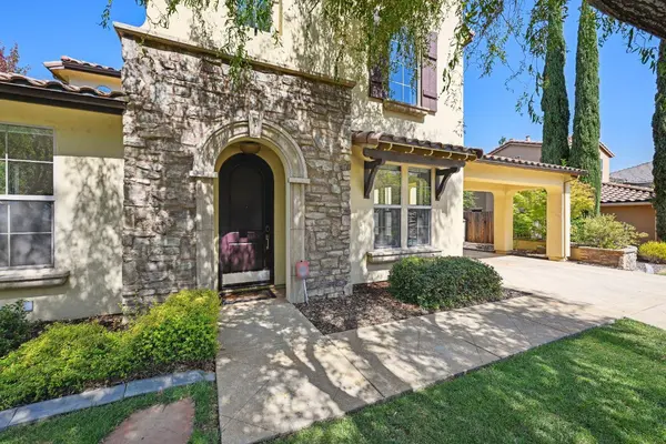 300 Katarina LN, Folsom, CA 95630