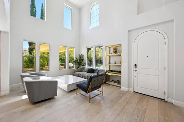 300 Katarina LN, Folsom, CA 95630