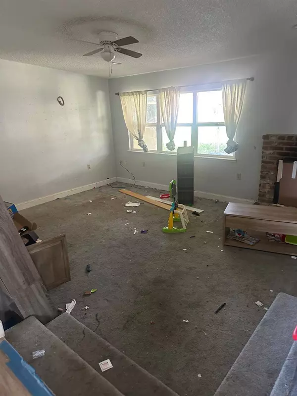 878 carol, Merced, CA 95341