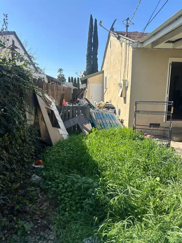 878 carol, Merced, CA 95341