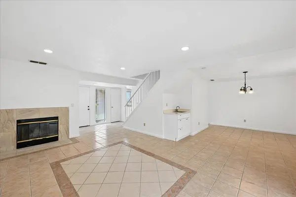 6830 Calvine RD, Sacramento, CA 95823