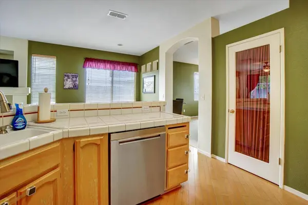 7136 Ryan Taylor WAY, Citrus Heights, CA 95621