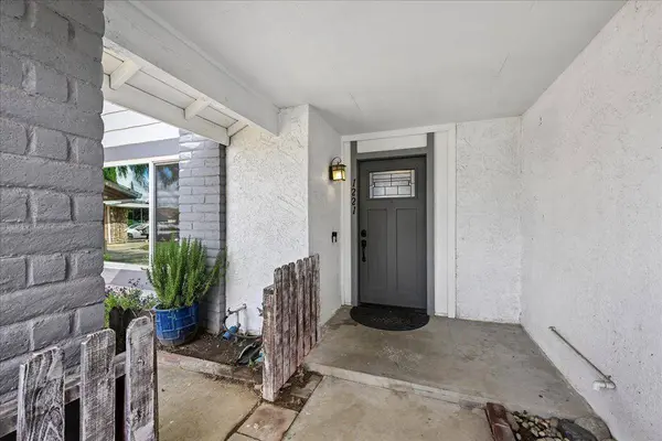 1221 Rudger WAY, Sacramento, CA 95833