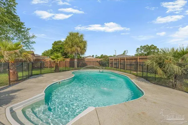 5673 Flume Dr, Pace, FL 32571