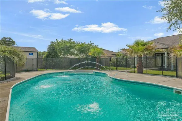 5673 Flume Dr, Pace, FL 32571