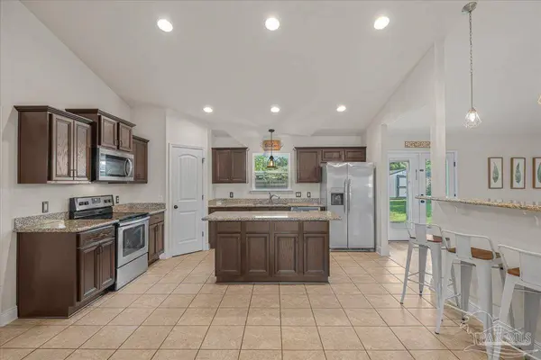 5673 Flume Dr, Pace, FL 32571