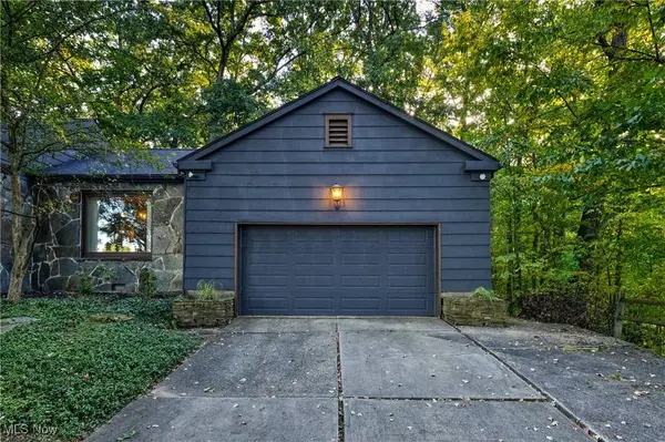 1561 Niles Cortland RD, Warren, OH 44484