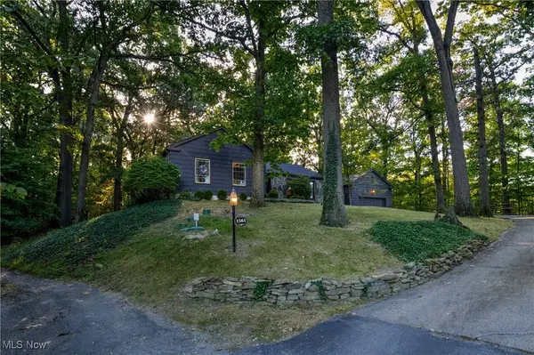 1561 Niles Cortland RD, Warren, OH 44484