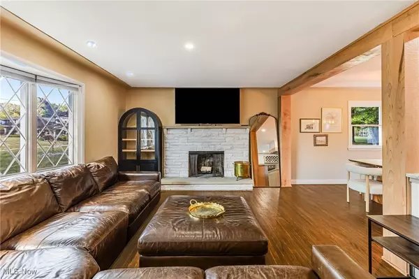 8 Centennial DR, Poland, OH 44514