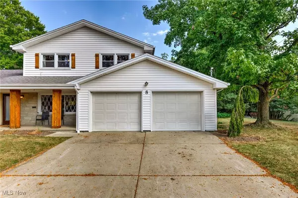 8 Centennial DR, Poland, OH 44514