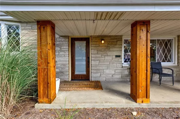 8 Centennial DR, Poland, OH 44514