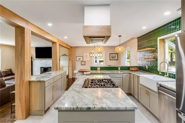 8 Centennial DR, Poland, OH 44514