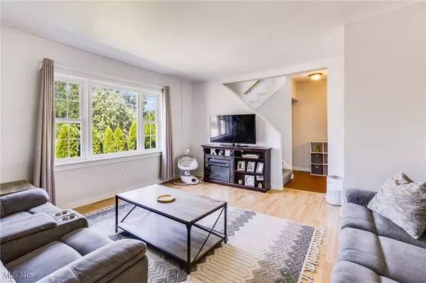 203 Hager ST, Hubbard, OH 44425