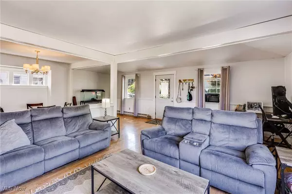 203 Hager ST, Hubbard, OH 44425