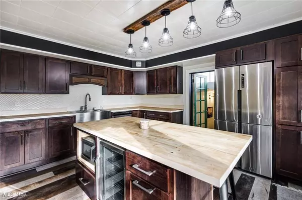 634 Bristol Champion Townline RD NE, Bristolville, OH 44402